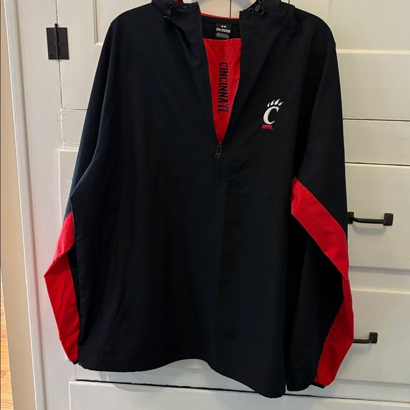 Under Armour Black and Red Lightweight Jacket - Picture 1 of 4